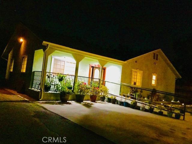 Detail Gallery Image 2 of 26 For 5935 Wilbur Ave, Tarzana,  CA 91356 - 7 Beds | 7 Baths