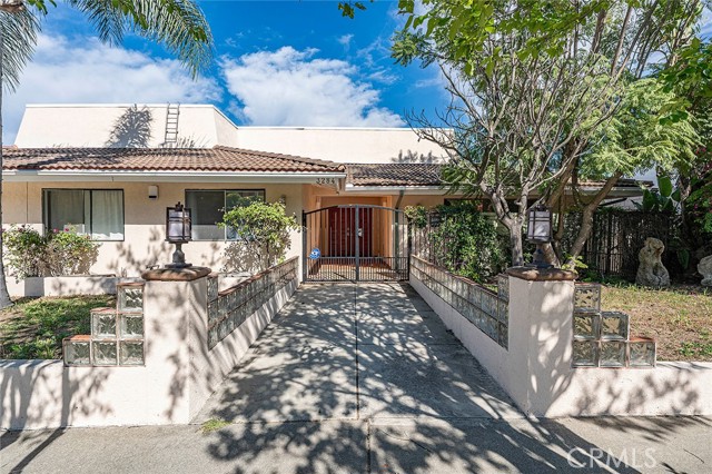 Detail Gallery Image 3 of 28 For 3284 Montellano Ave, Hacienda Heights,  CA 91745 - 5 Beds | 3 Baths