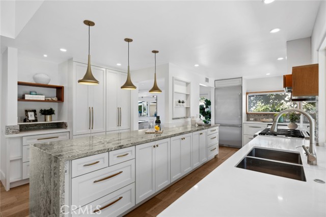 Detail Gallery Image 17 of 38 For 1218 Keel Dr, Corona Del Mar,  CA 92625 - 3 Beds | 2/1 Baths