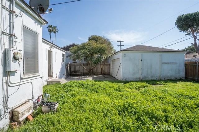 Detail Gallery Image 4 of 17 For 2811 Dell Ave, Venice,  CA 90291 - 3 Beds | 1 Baths