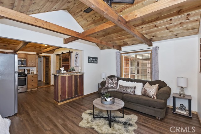 Detail Gallery Image 16 of 49 For 39234 N Shore Dr, Fawnskin,  CA 92333 - 2 Beds | 1/1 Baths