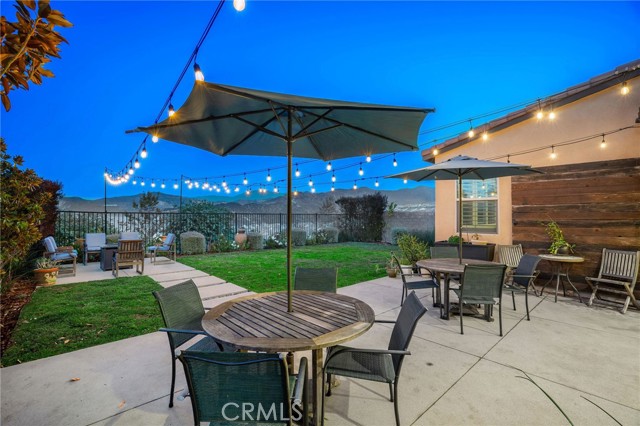 25140 Golden Maple Drive, Canyon Country CA: https://media.crmls.org/medias/fe6fdf06-3c96-4be1-89fc-f58b19a578b4.jpg