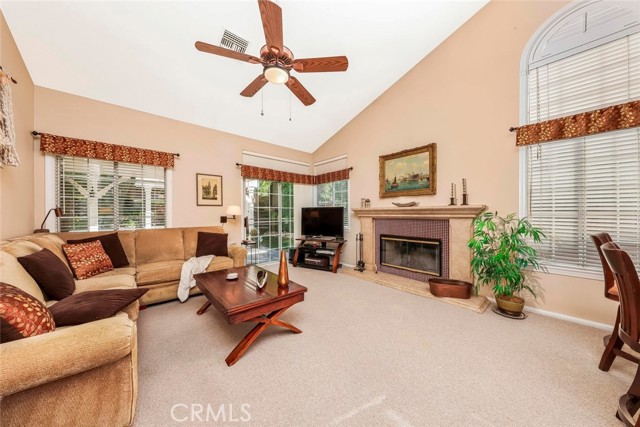 5618 Gardendale Lane, Palmdale CA: https://media.crmls.org/medias/fe718232-ddf4-4e11-acdc-e6799ef6e5f6.jpg
