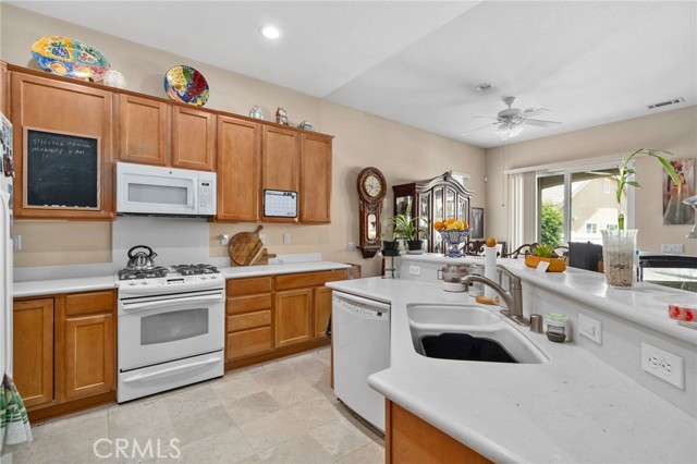 Detail Gallery Image 11 of 41 For 19478 Big Horn, Apple Valley,  CA 92308 - 2 Beds | 2 Baths