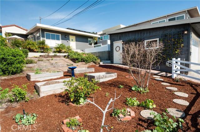 1133 7th Street, Hermosa Beach, California 90254, 4 Bedrooms Bedrooms, ,2 BathroomsBathrooms,Residential,Sold,7th,SB16029386