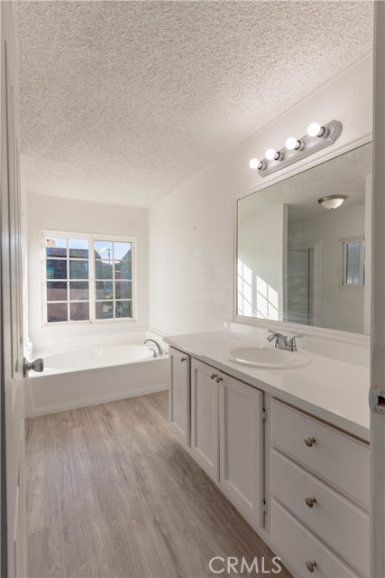 Detail Gallery Image 11 of 30 For 1241 N East #216,  Anaheim,  CA 92805 - 3 Beds | 2 Baths