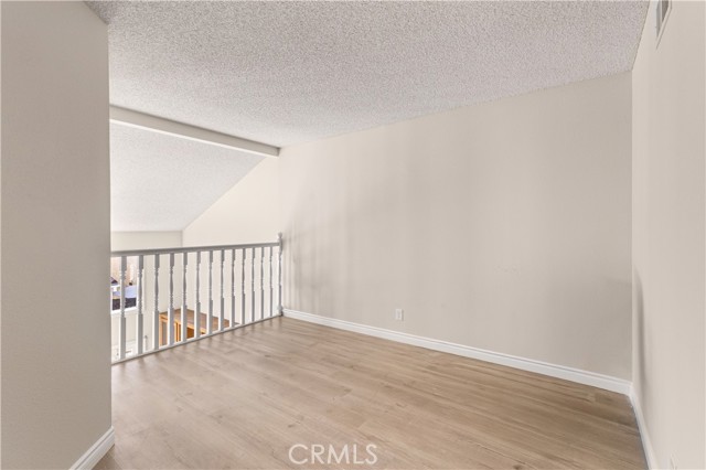 Detail Gallery Image 19 of 21 For 11384 Dronfield #36,  Pacoima,  CA 91331 - 3 Beds | 3 Baths