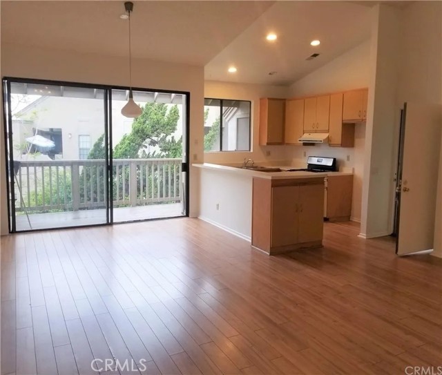 10601 Lakeside Dr S, Garden Grove CA: https://media.crmls.org/medias/fe74b84c-4932-439a-aece-9639c0fdbaea.jpg