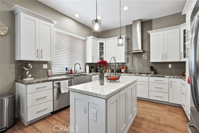 Image 15 of 53 For 22701 Foxridge