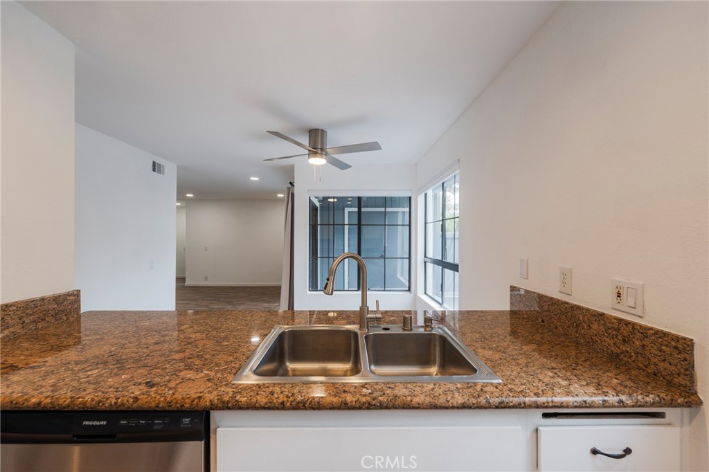 MLS #OC25239803 image #21