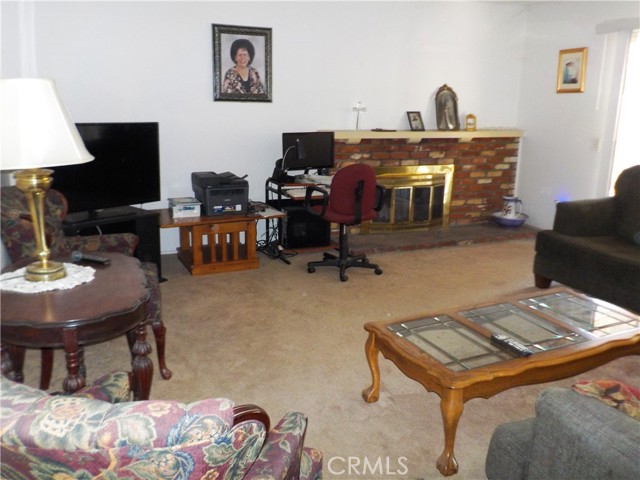 1676 Dumbarton Avenue, San Bernardino CA: https://media.crmls.org/medias/fe7755d5-f8fa-46b2-8692-78b810704a7f.jpg