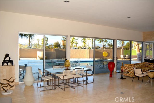 40231 Club View Drive, Rancho Mirage CA: https://media.crmls.org/medias/fe77b3a0-7065-431f-aca8-0501596e970d.jpg