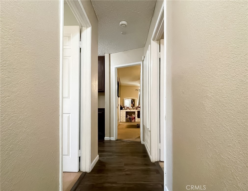 https://media.crmls.org/medias/fe77bdc9-5859-43f6-ae25-831cbb5211a6.jpg?preset=X-Large