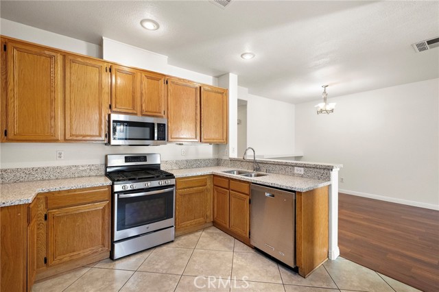 Detail Gallery Image 7 of 18 For 117 Pomelo, Rancho Santa Margarita,  CA 92688 - 3 Beds | 2/1 Baths