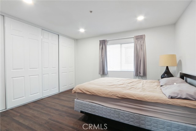 Detail Gallery Image 7 of 8 For 112 N Primrose #C,  Alhambra,  CA 91801 - 2 Beds | 1/1 Baths