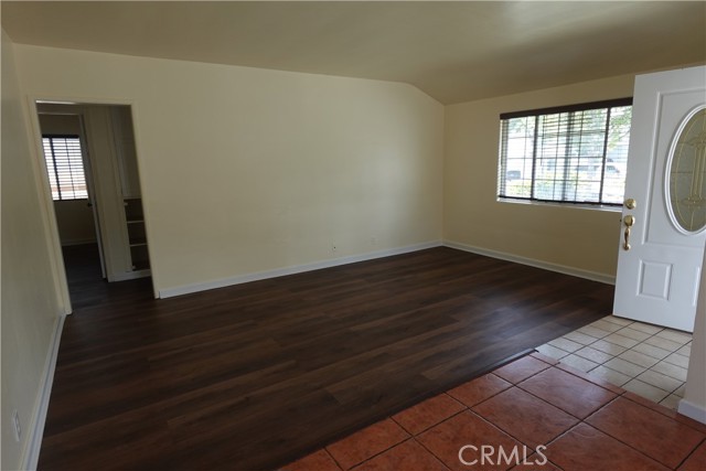956 S Philadelphia Street, Anaheim CA: https://media.crmls.org/medias/fe78b788-b4c0-4ee6-8eea-dfa5bd18b46e.jpg