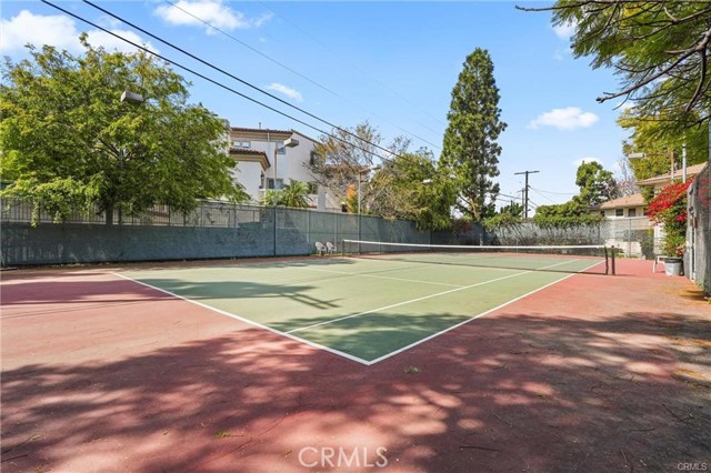 Detail Gallery Image 28 of 34 For 5835 Bowcroft St #2,  Los Angeles,  CA 90016 - 2 Beds | 1/1 Baths