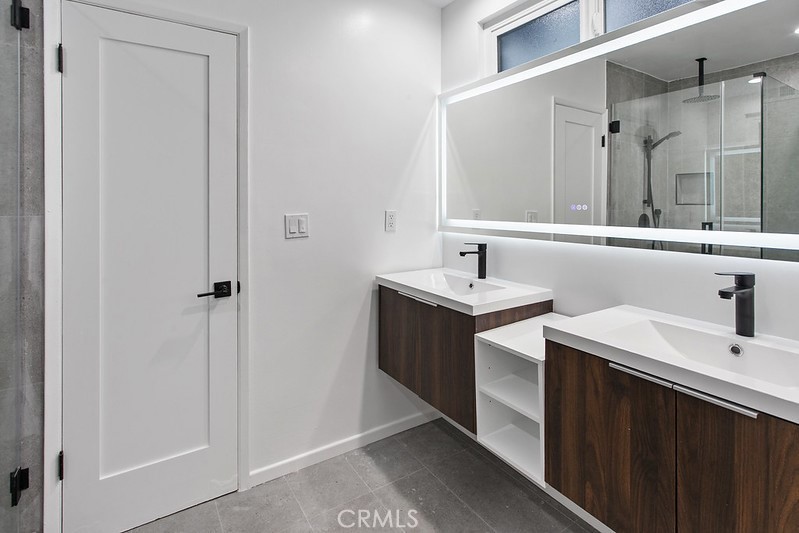 MLS #SR25236612 image #11