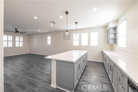 Detail Gallery Image 12 of 18 For 120 S Pacific Ave #39,  Santa Ana,  CA 92703 - 4 Beds | 3/1 Baths