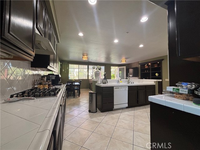 Detail Gallery Image 8 of 18 For 11571 Trailrun Ct, Riverside,  CA 92505 - 3 Beds | 3 Baths