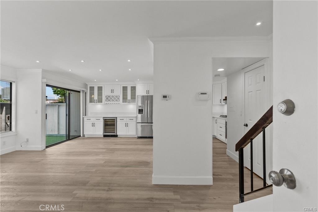 10500 Sunland Boulevard #4