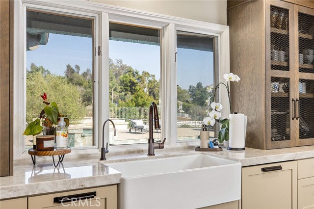 4 Golden Meadow Lane, Fallbrook CA: https://media.crmls.org/medias/fe7b3e25-646a-46b4-b282-2ff91c891471.jpg