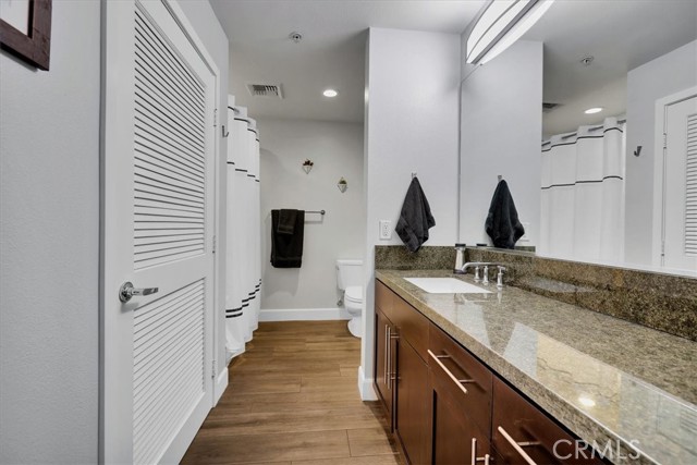 Image 41 of 75 For 300 4th Street 214