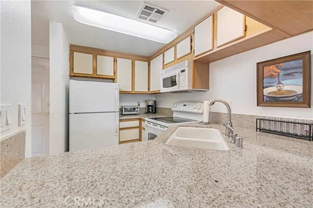 Image 8 for 69130 Gerald Ford DR #28