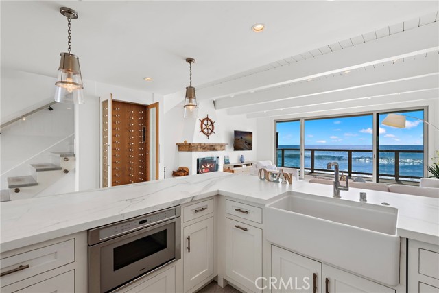 Detail Gallery Image 12 of 67 For 11770 Pacific Coast #N,  Malibu,  CA 90265 - 3 Beds | 3/1 Baths