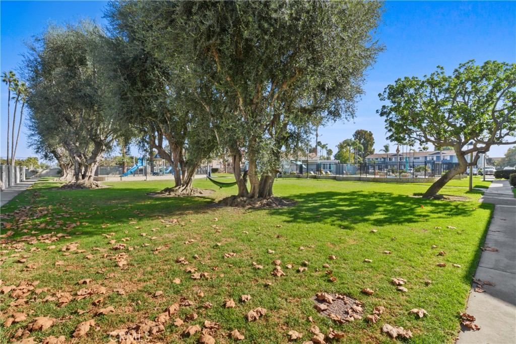 MLS #OC25258751 image #37