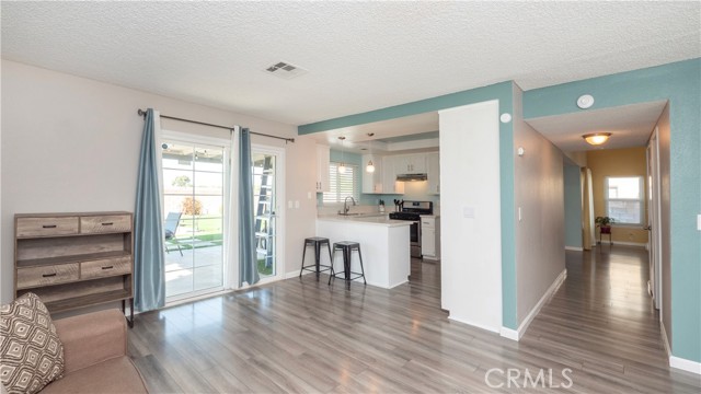 Detail Gallery Image 14 of 21 For 1621 W Newgrove St, Lancaster,  CA 93534 - 4 Beds | 2/1 Baths