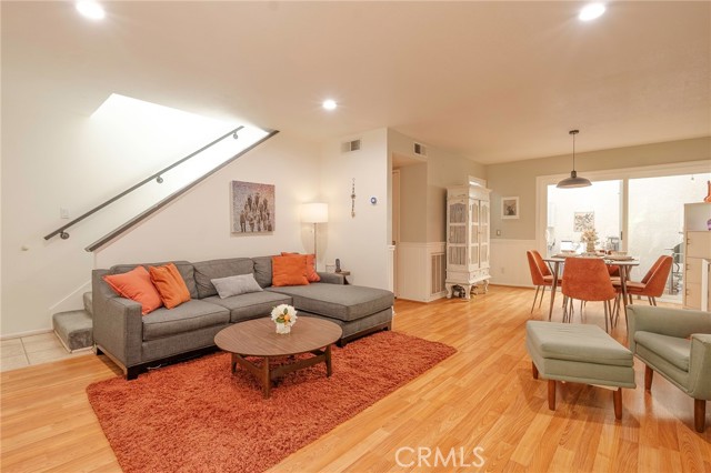 Detail Gallery Image 7 of 24 For 23549 Victory Blvd. #21,  West Hills,  CA 91307 - 3 Beds | 2/1 Baths