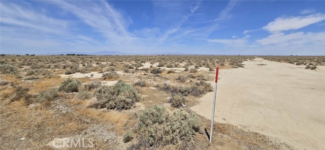 10900 Avenue H, Lancaster CA: https://media.crmls.org/medias/fe7de36d-6843-404c-95c3-61a7e8f35d81.jpg