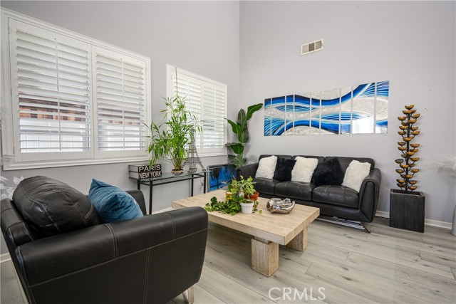 Detail Gallery Image 5 of 25 For 23272 Alta Oaks Dr, Wildomar,  CA 92595 - 5 Beds | 3/1 Baths