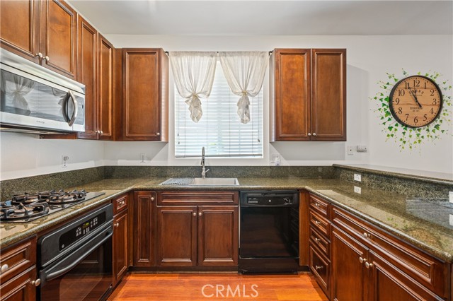 Detail Gallery Image 10 of 28 For 30505 Canyon Hills Rd #1205,  Lake Elsinore,  CA 92532 - 3 Beds | 2/1 Baths