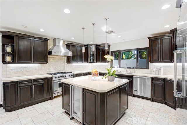 Detail Gallery Image 6 of 15 For 4529 Don Pio, Woodland Hills,  CA 91364 - 4 Beds | 2/1 Baths