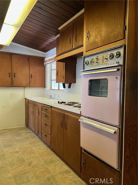 8165 Mammoth Avenue, Panorama City CA: https://media.crmls.org/medias/fe804c2a-b3f2-4122-964c-6ad15e0e061f.jpg