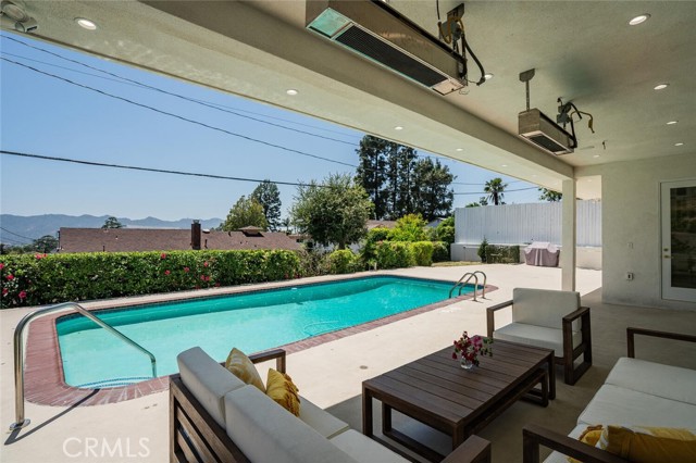 Detail Gallery Image 33 of 41 For 410 Audraine Dr, Glendale,  CA 91202 - 4 Beds | 3 Baths