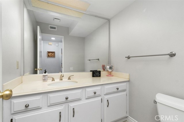 Detail Gallery Image 23 of 28 For 7 Clear Creek Ln, Laguna Hills,  CA 92653 - 4 Beds | 2/1 Baths