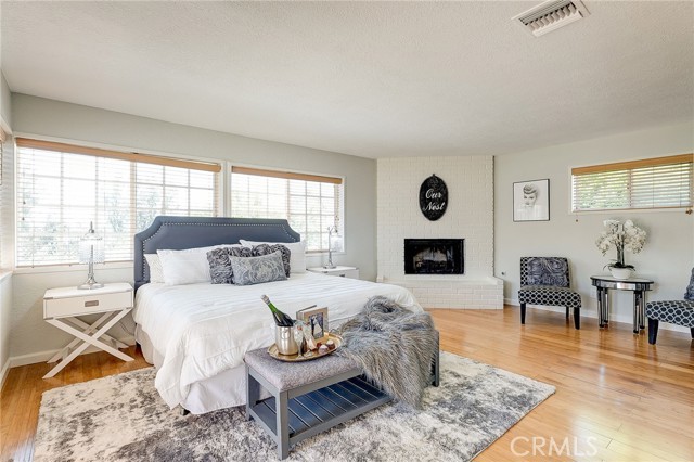 Detail Gallery Image 1 of 30 For 26134 Roymor Dr, Calabasas,  CA 91302 - 4 Beds | 3 Baths