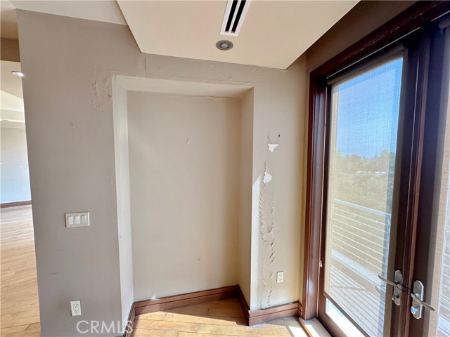 5077 Schumacher Road, Calabasas CA: https://media.crmls.org/medias/fe816fed-2a2c-41ea-b20e-6d1501189df5.jpg