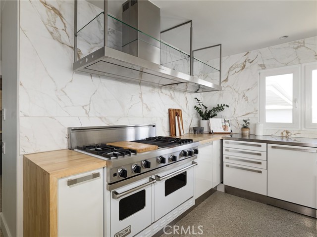 Detail Gallery Image 9 of 33 For 360 Hillcrest Street, El Segundo,  CA 90245 - 4 Beds | 4 Baths