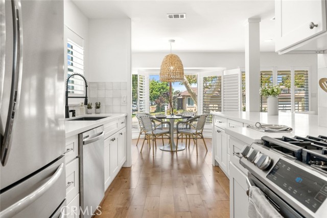 6202 Arbor Road, Lakewood CA: https://media.crmls.org/medias/fe824e99-7be2-410d-b9c9-216d8b37760e.jpg