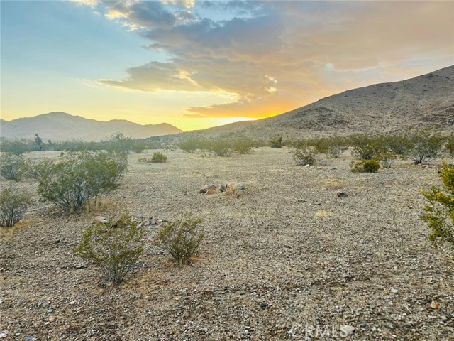 Detail Gallery Image 4 of 13 For 0 Lucerne Valley Cut off, Lucerne Valley,  CA 92356 - – Beds | – Baths