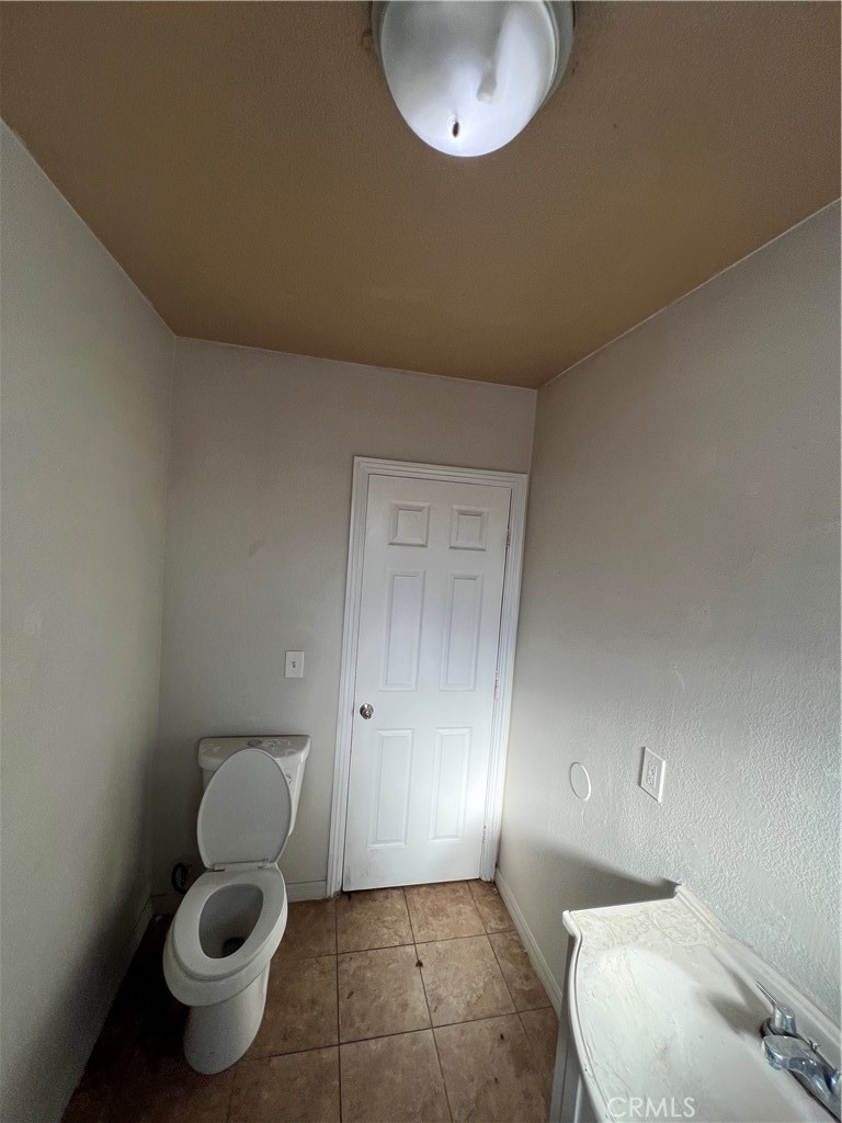 https://media.crmls.org/medias/fe83ec30-6ed3-42a9-b581-f2cd44c17e4e.jpg?preset=X-Large