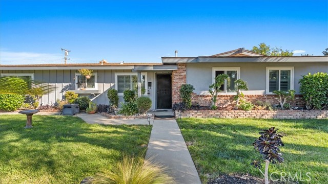 Detail Gallery Image 2 of 27 For 2918 Gladstone, Pomona,  CA 91767 - 3 Beds | 2 Baths