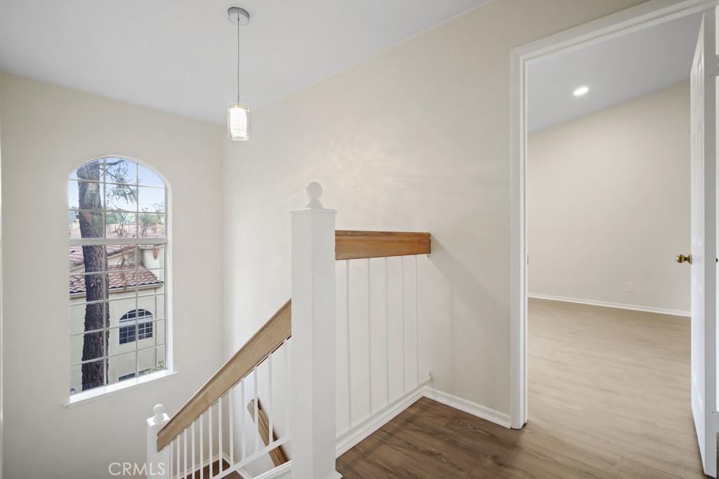 MLS #SR25260885 image #10