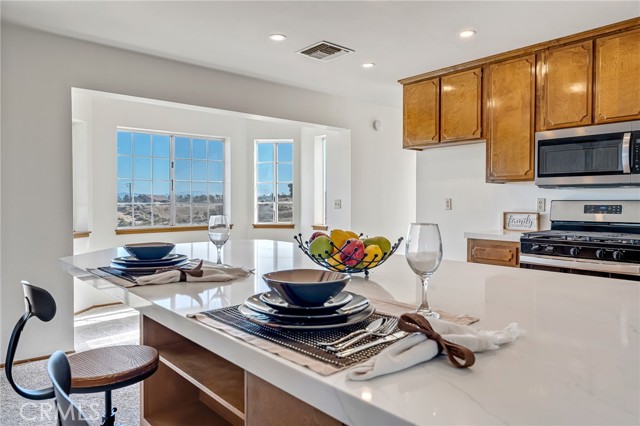 Detail Gallery Image 13 of 53 For 8325 Johnson Rd, Phelan,  CA 92371 - 3 Beds | 2 Baths