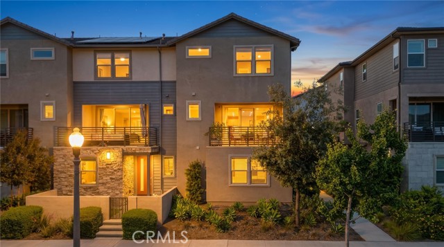 Detail Gallery Image 2 of 27 For 204 Keeper, Irvine,  CA 92618 - 4 Beds | 3/1 Baths