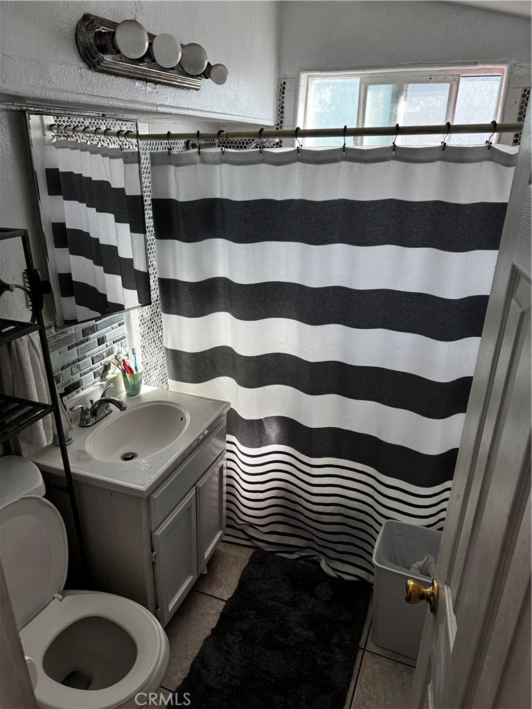 https://media.crmls.org/medias/fe84f878-9510-4a7b-9628-1ea776fa7dd1.jpg?preset=X-Large